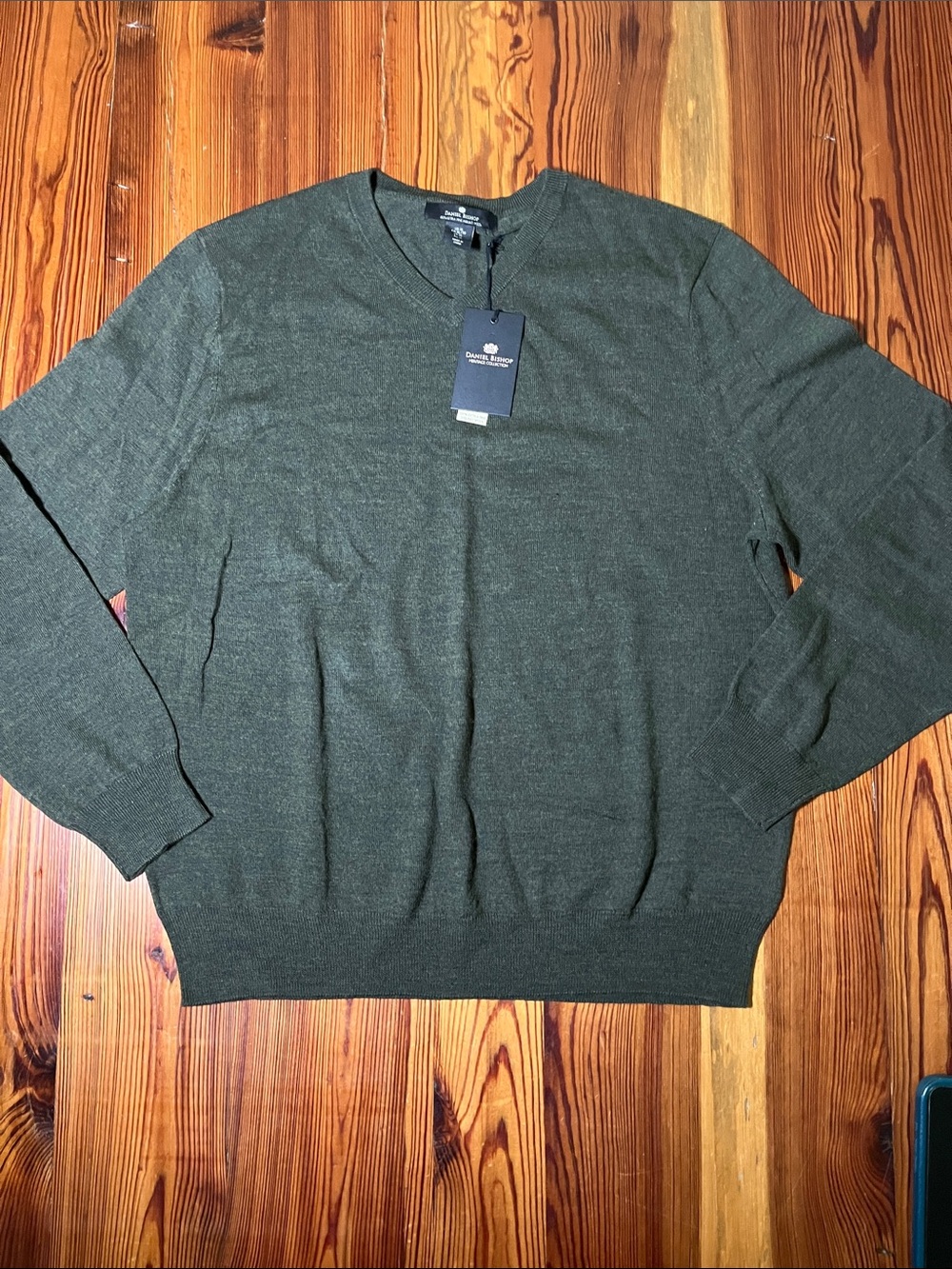 Daniel Bishop Heritage Collection 100% Merino Wool V-Neck Sweater, Size XL